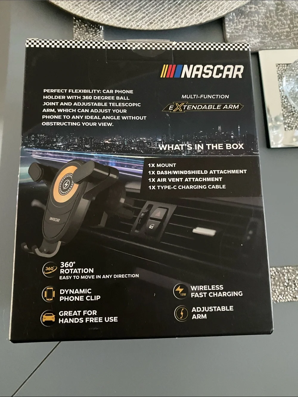 NASCAR Wireless Fast Charging Superior Grip Phone Mount